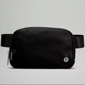 NWT Lululemon Everywhere Belt Bag Black